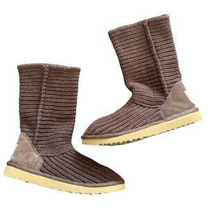 UGG Chocolate Brown Pull On Cardy Boots, Size 7